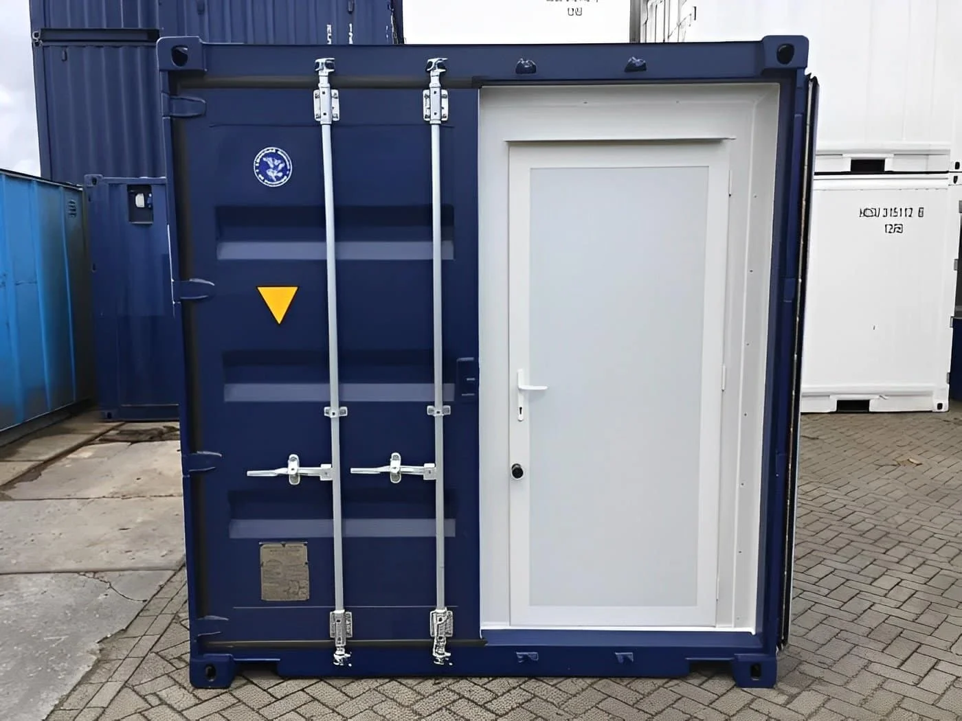 10ft Portable Accommodation Container – Insulated & Secure
