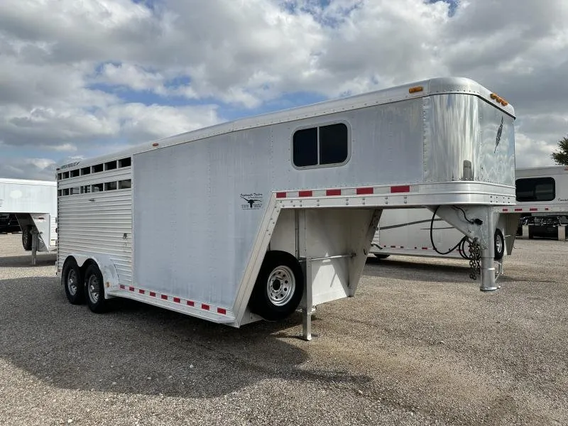 2000 Featherlite 3 Horse Gooseneck Trailer with Dressing Room