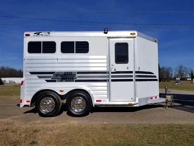 2001 4 Star 2 Horse Bumper Pull Slant Load Trailer - Image 4