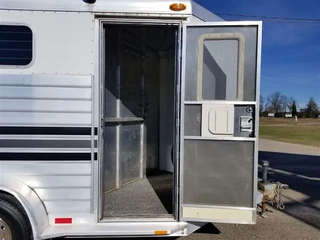 2001 4 Star 2 Horse Bumper Pull Slant Load Trailer - Image 6