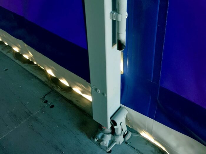 40ft Storage Container with Tarpaulin Wall – Flexible Access - Image 4