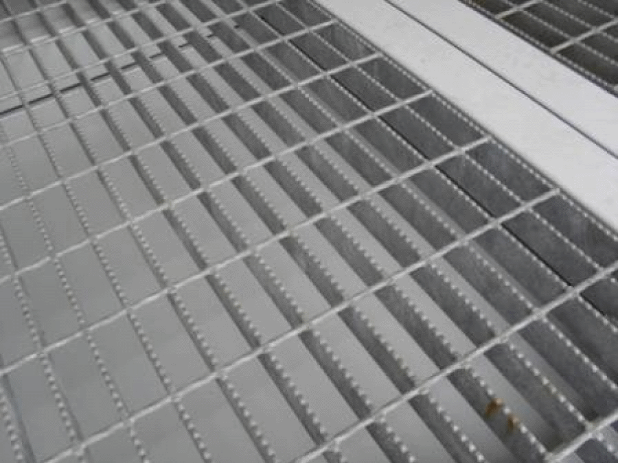 8ft Open Mesh Floor Bunded Store - Compact Chemical Storage - Image 2