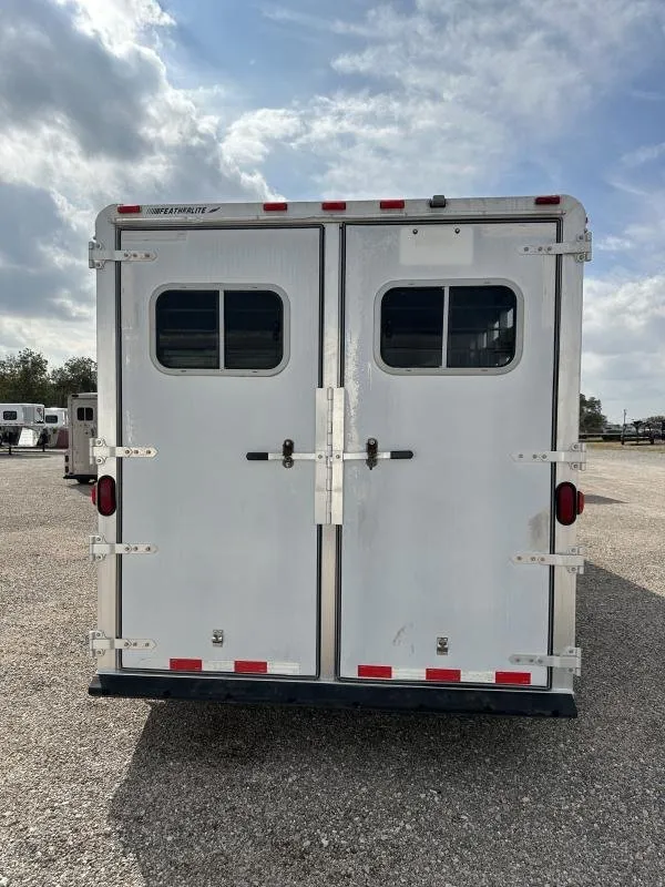 2000 Featherlite 3 Horse Gooseneck Trailer with Dressing Room - Image 2