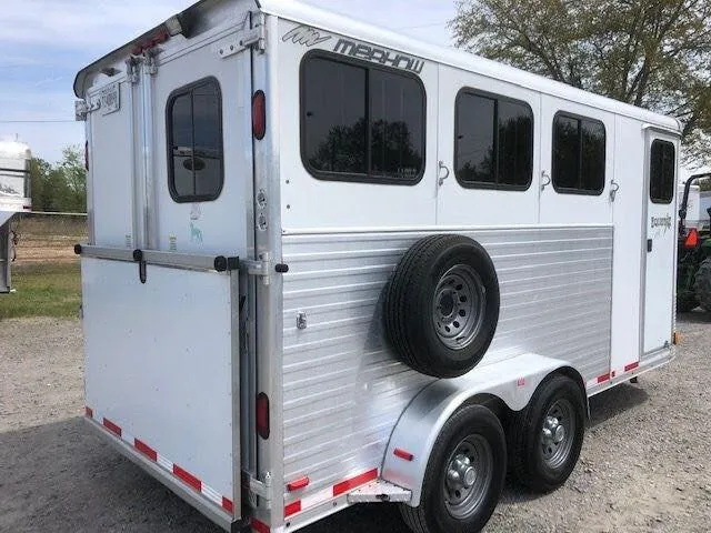 2010 Merhow 3 Horse Slant Load Bumper Pull Trailer - Image 5