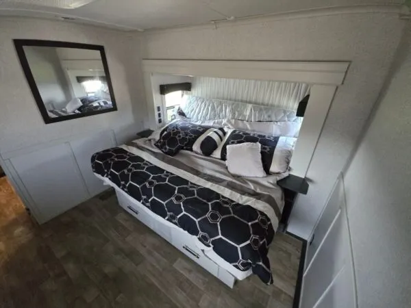 2025 Crossroads Redwood RW4200FL - Image 7