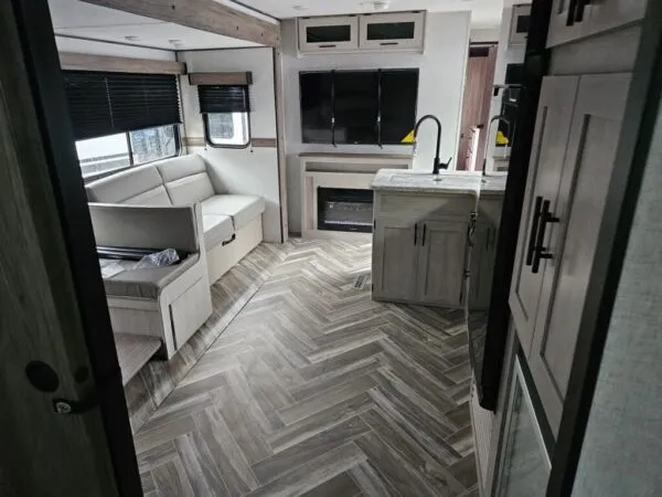 2025 Crossroads Zinger 390DB - Image 7