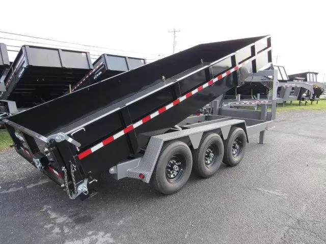 BWise 7x18 Gooseneck Tri-Axle Dump Trailer Hydraulic Jacks - Image 6