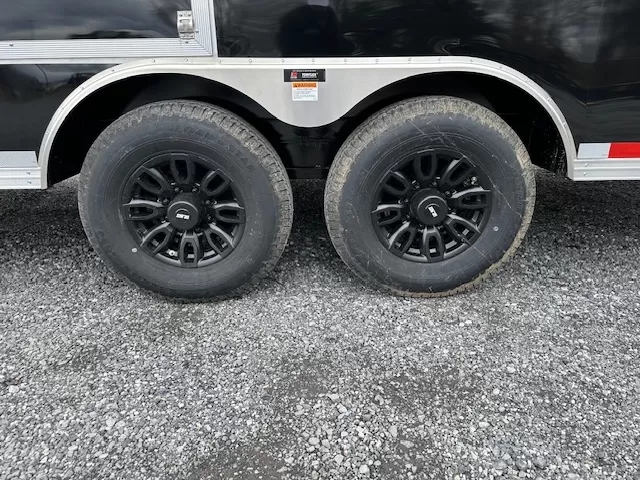 Car Mate 8.5x38 Enclosed Gooseneck Trailer Aluminum Wheels - Image 7