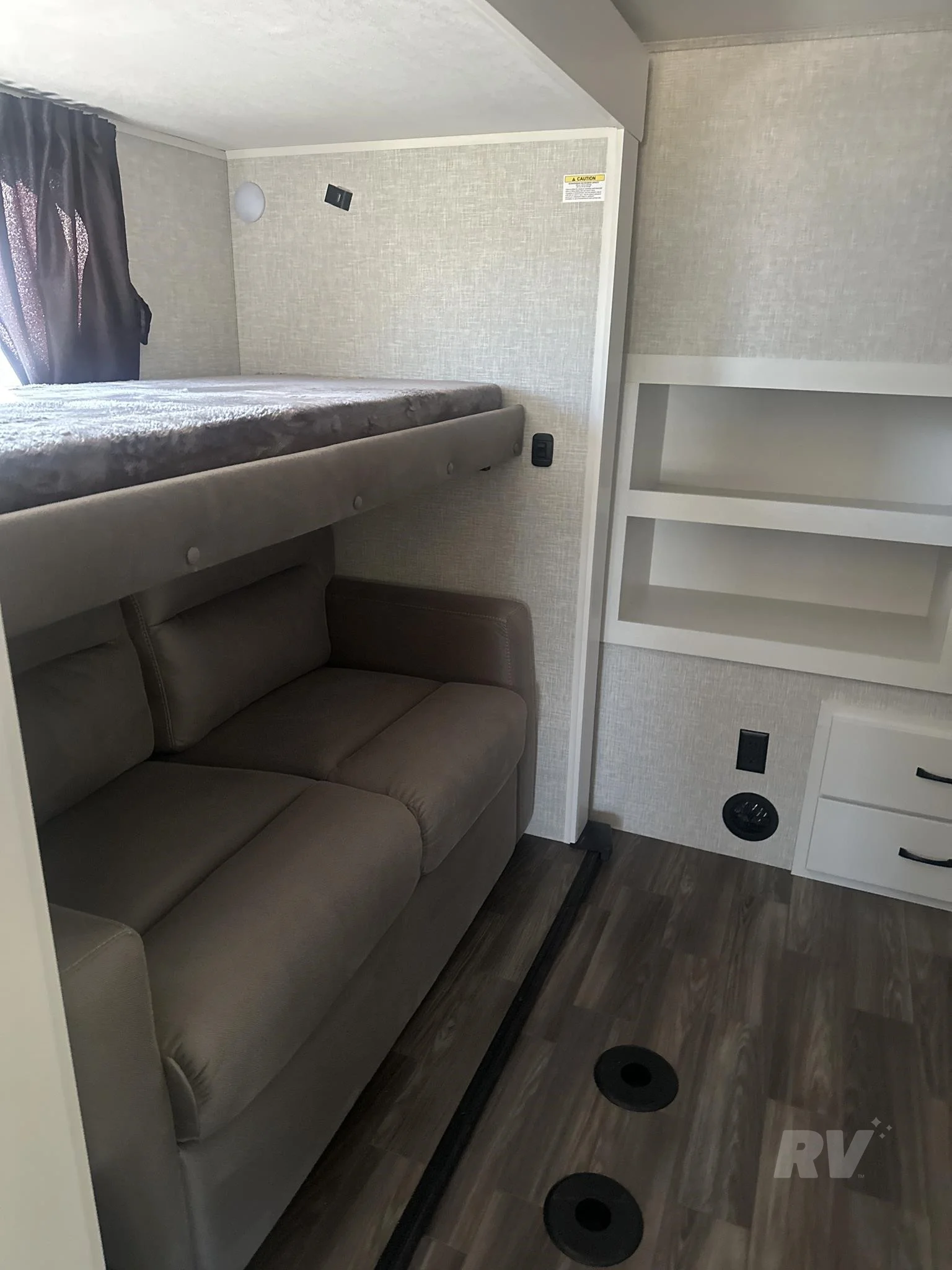 2025 Jayco North Point 377RLBH - Image 10