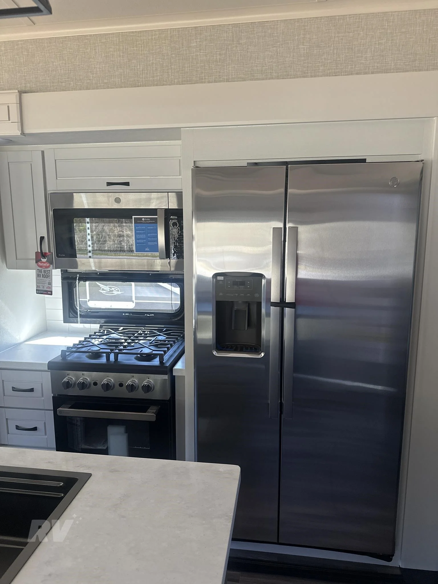 2025 Jayco North Point 377RLBH - Image 11