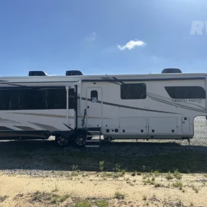 2025 Jayco North Point 377RLBH
