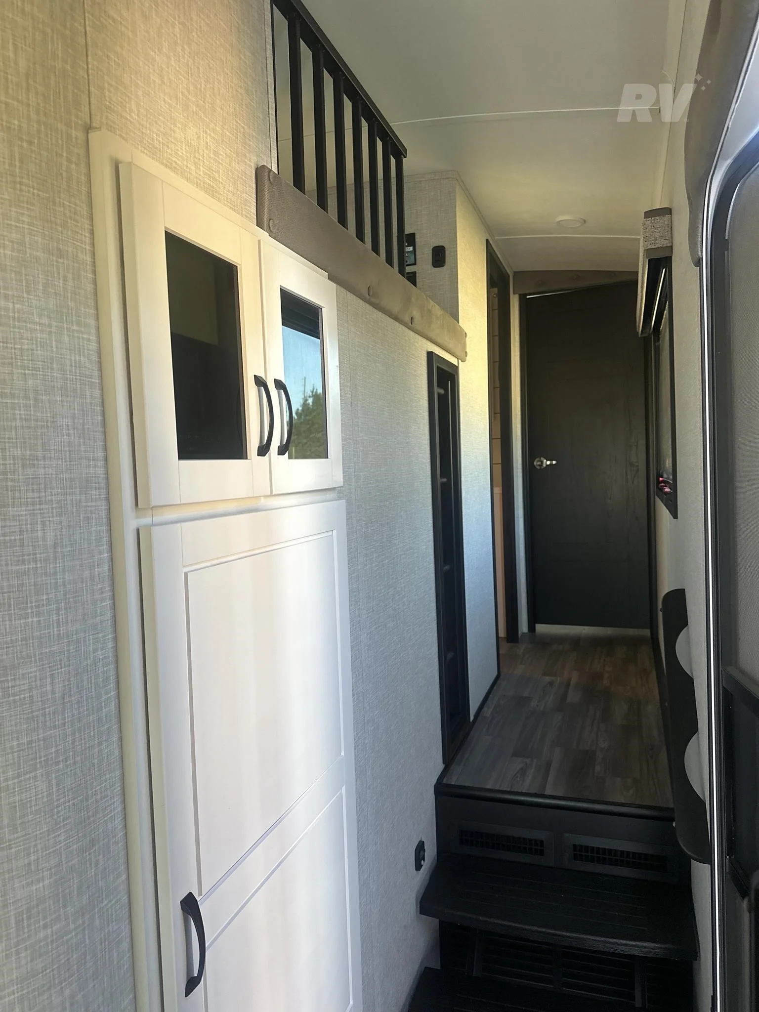 2025 Jayco North Point 377RLBH - Image 7