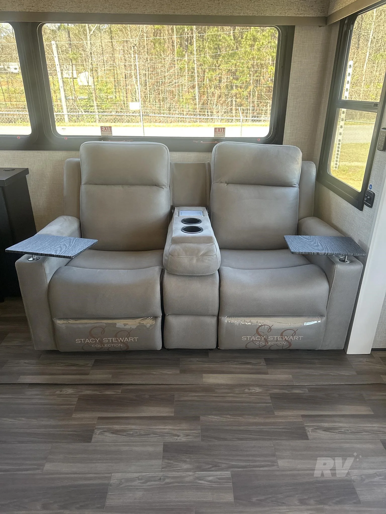 2025 Jayco North Point 377RLBH - Image 14