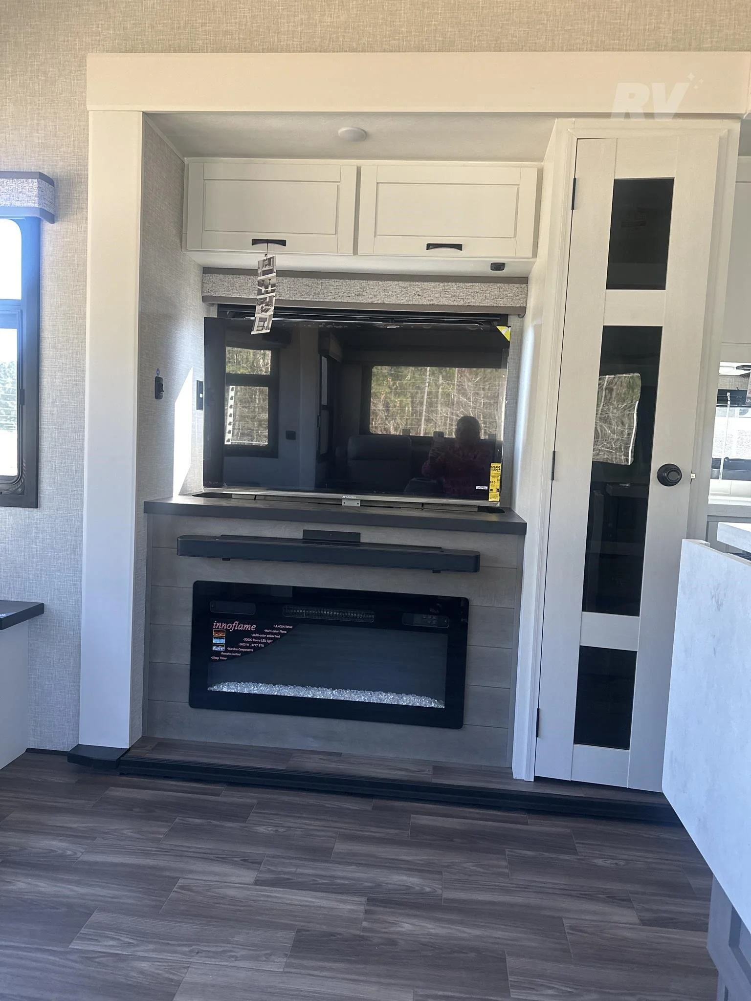 2025 Jayco North Point 377RLBH - Image 13