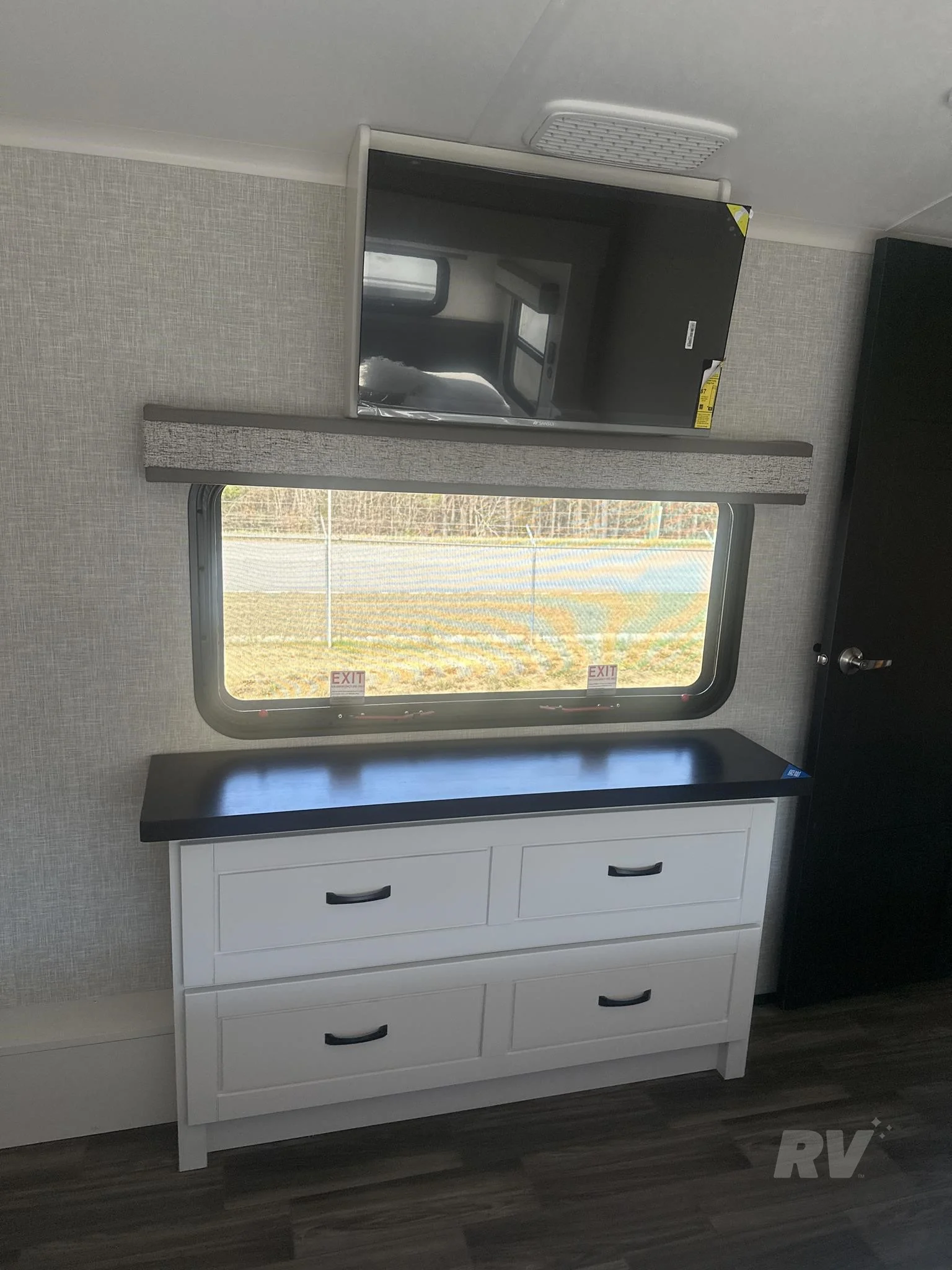 2025 Jayco North Point 377RLBH - Image 2