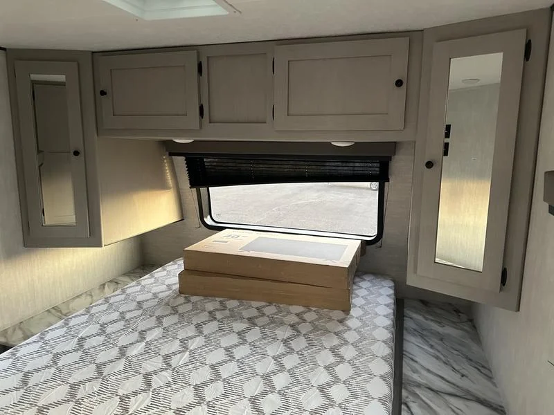 2025 Coachmen Apex 293 RLDS - Image 6